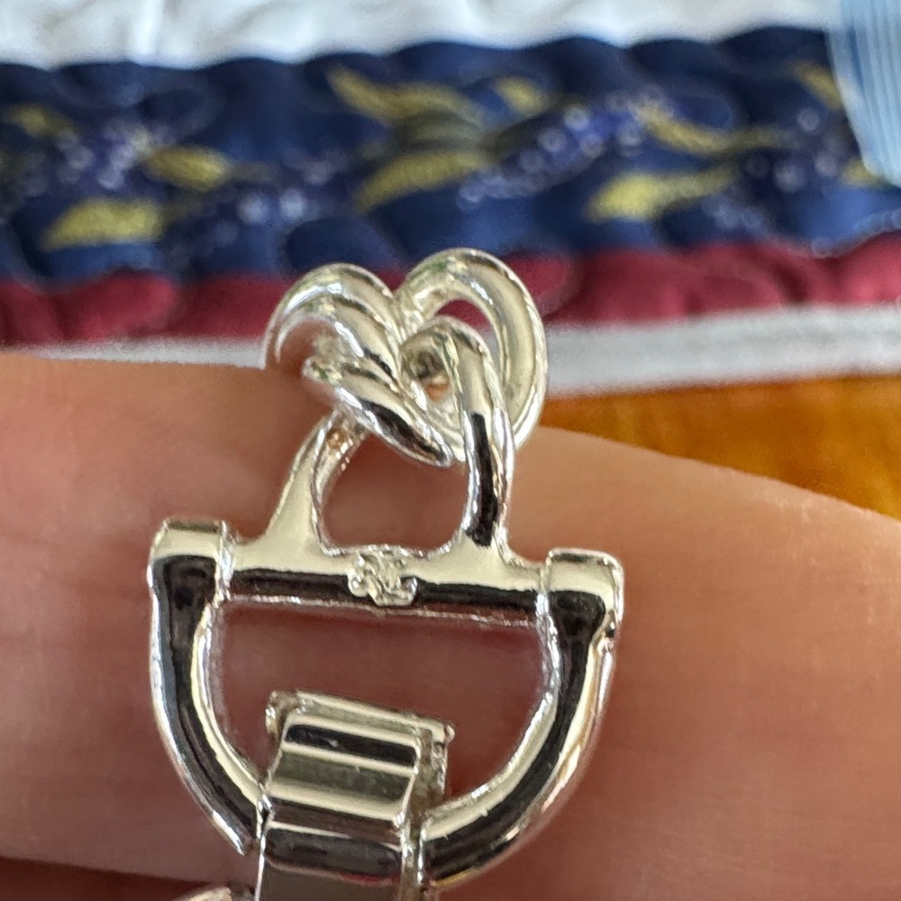 Elegant Silver Women's Jewelry Piece